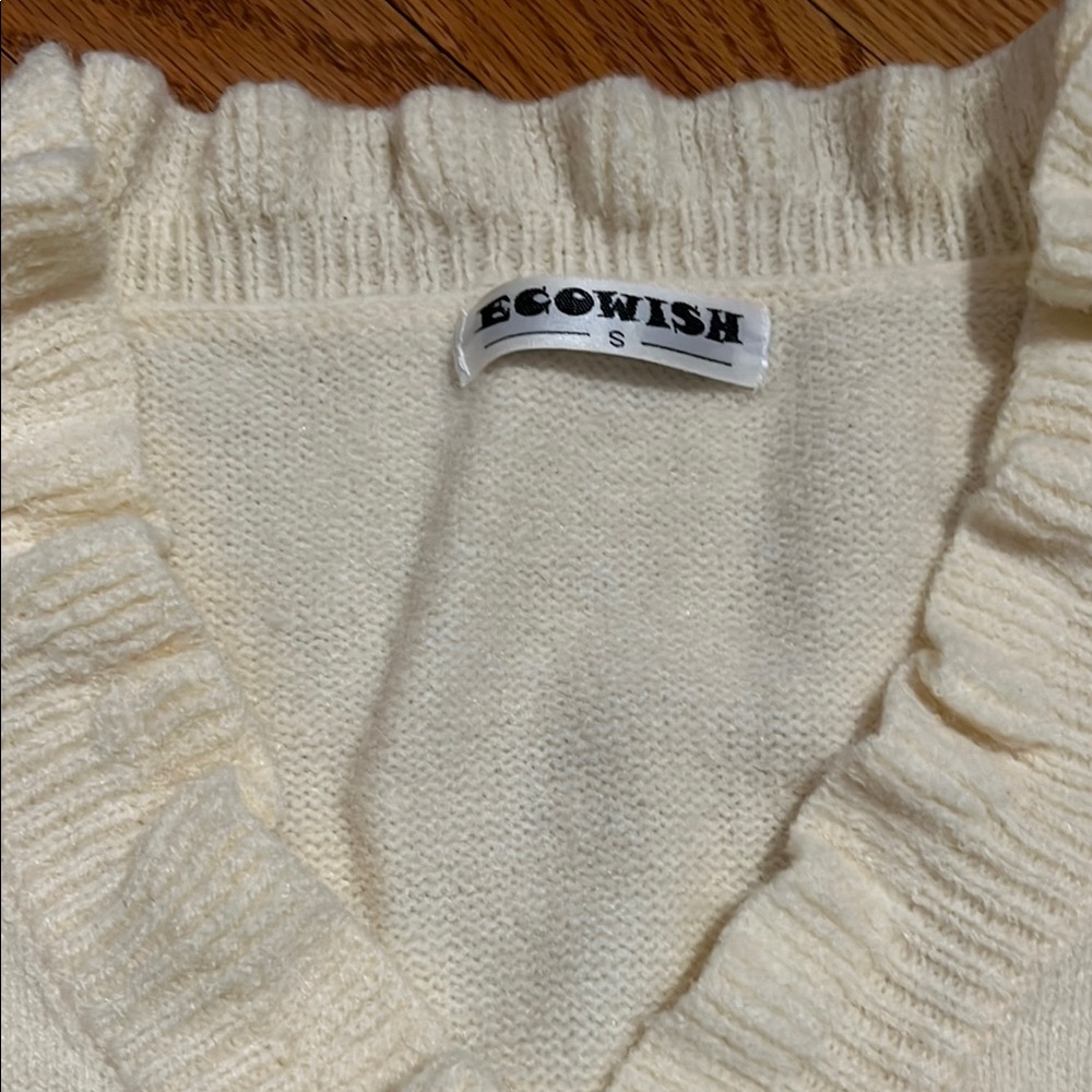 Cream Ruffled Sweater ✨ - Picture 5 of 7